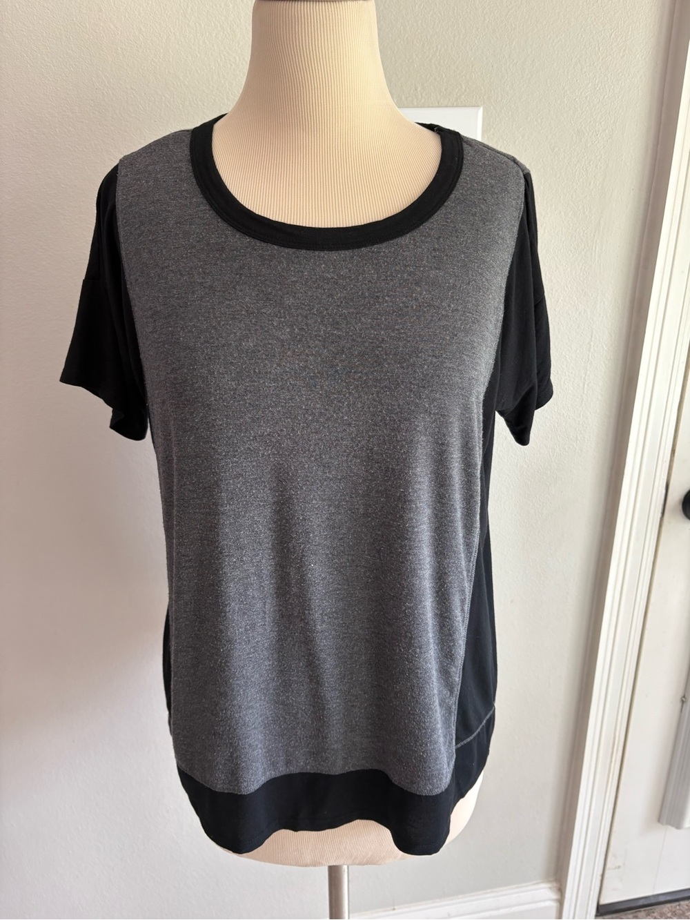 DKNY black and gray tshirt in size medium GUC